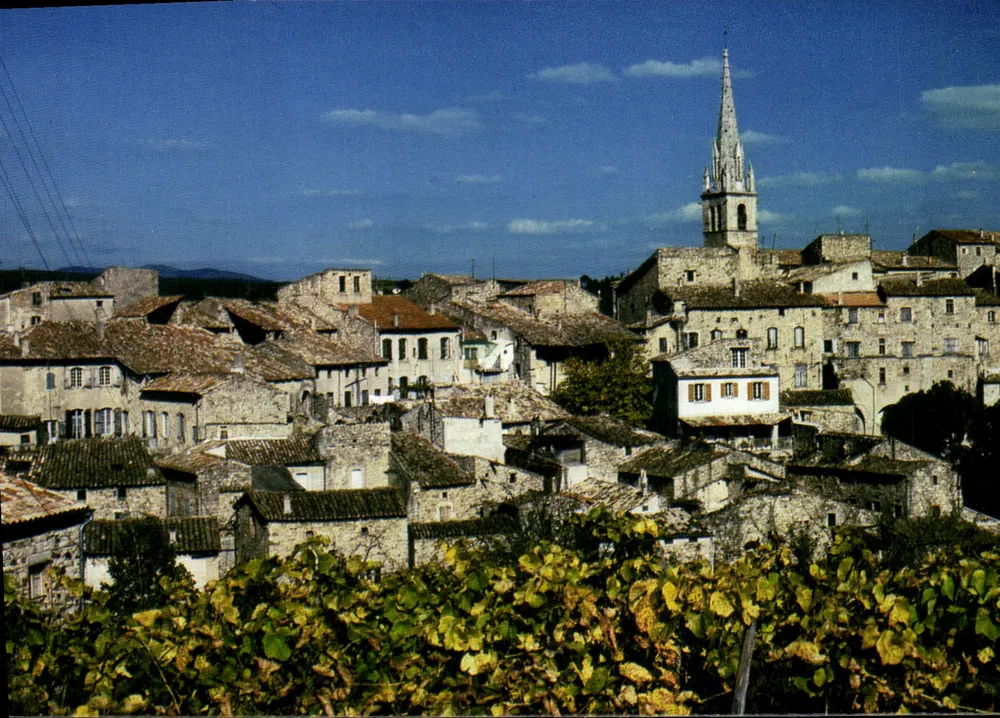 Die Mittelvallei der Ardèche — Das Dorf der alten Häuser — IRIS - Vorderseite