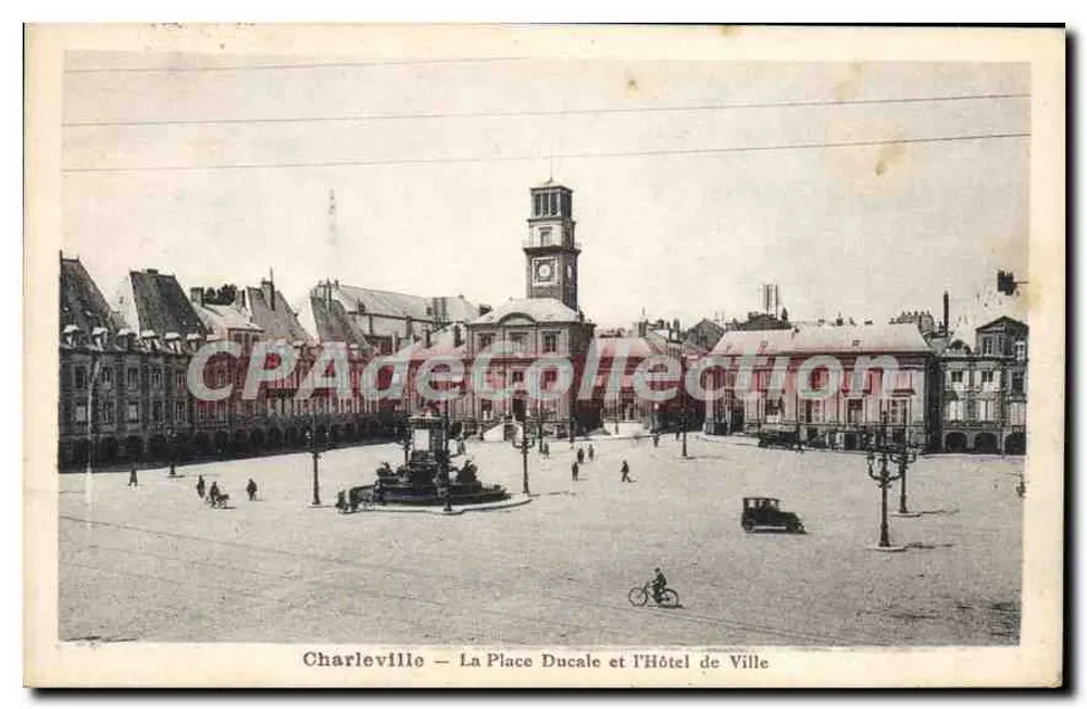 Charleville — Der Dukal-Platz und das Rathaus — Verlag Le Loup - Vorderseite