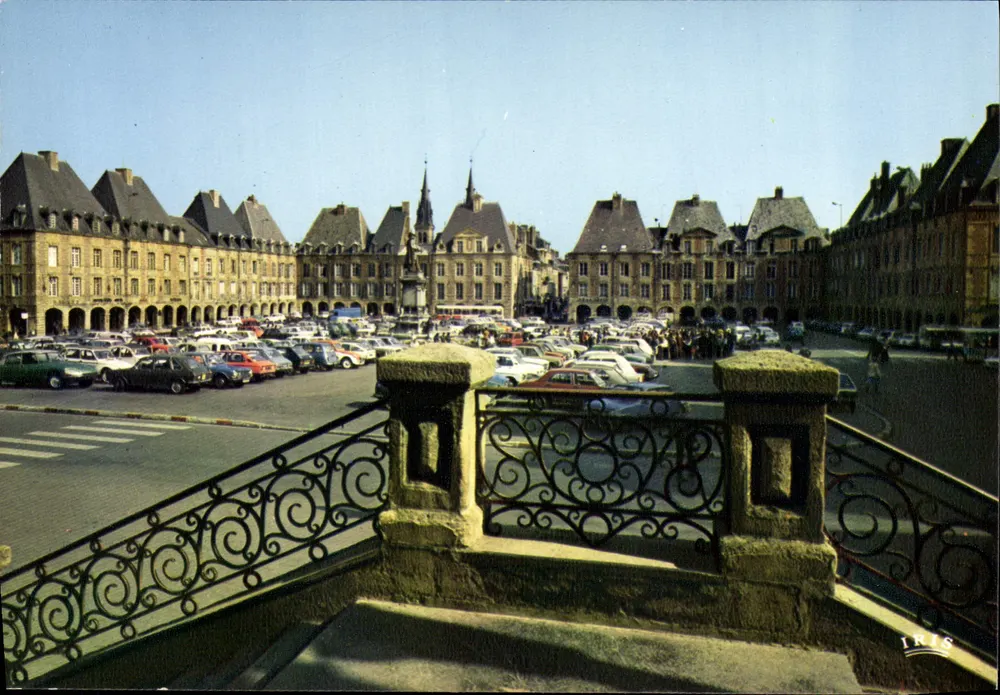 Place Ducale em Charleville-Mézières — vista de um ponte — edição IRIS MEXICHROME - Frente
