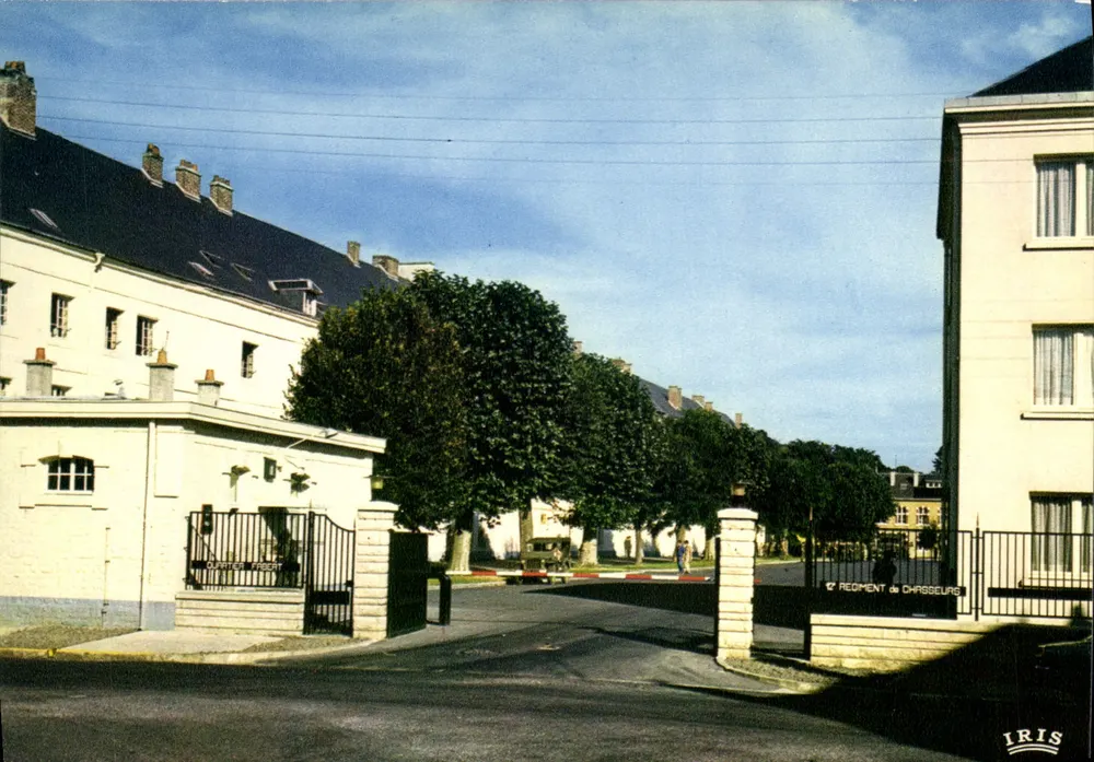 Eingang der Kasernen Nassau — Sedan (Ardennen) — Ausgabe 'Le Cigogne' SODALFA - Vorderseite