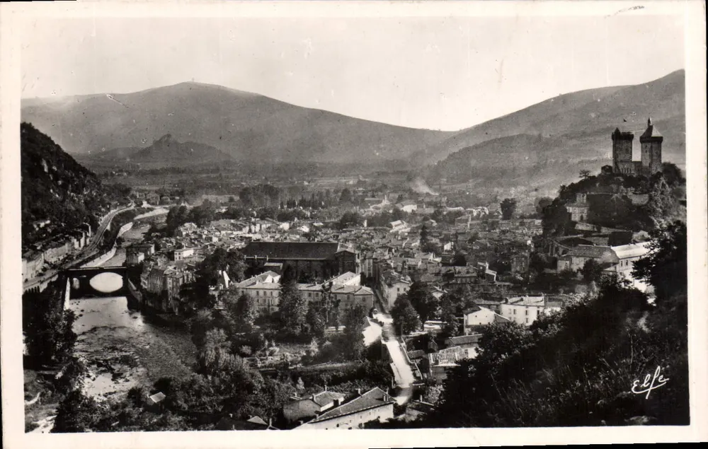 Foix — Ansicht vom Saint-Sauveur — Édith Pyrénées-Orientales - Vorderseite