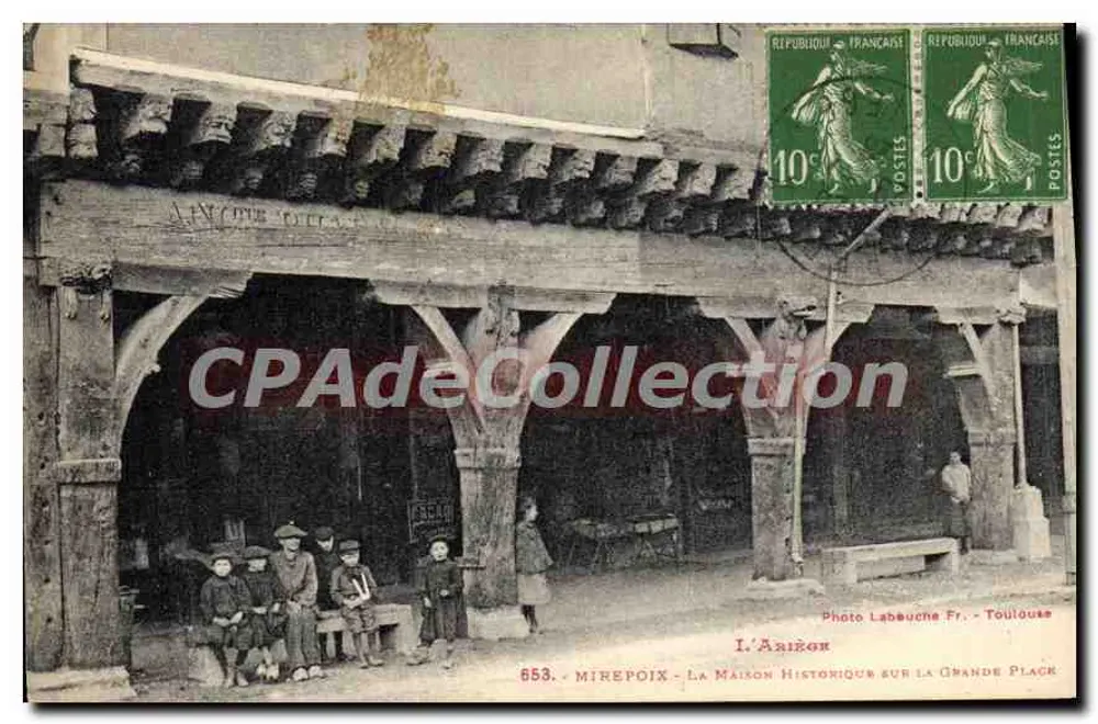 Mirepoix - Das historische Haus auf der Grande Place — Foto Labeuche Fr. - Toulouse - Vorderseite