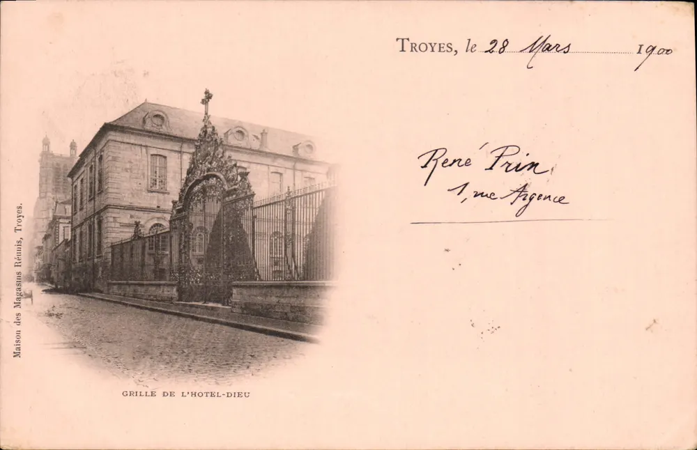 Grade do Hôtel-Dieu — Troyes — Casa dos Lojas Reunidas - Frente