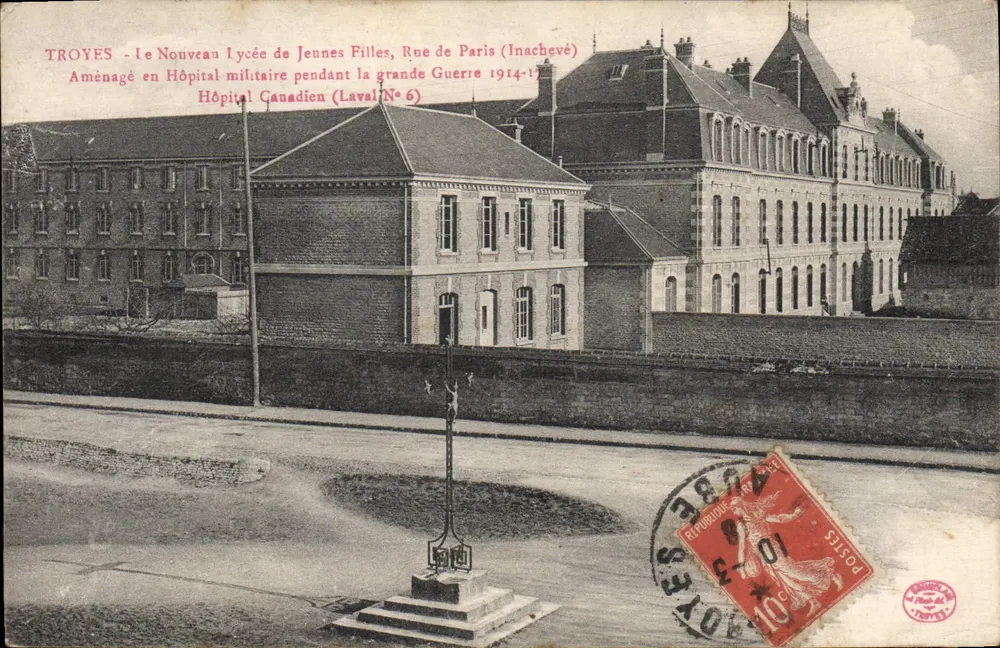 Troyes — Das Neue Mädchenlyzeum, Rue de Paris (Unvollendet) — Während des Ersten Weltkriegs 1914-17 in ein Militärkrankenhaus umgewandelt (kanadisches Krankenhaus, Laval Nr. 6) - Vorderseite