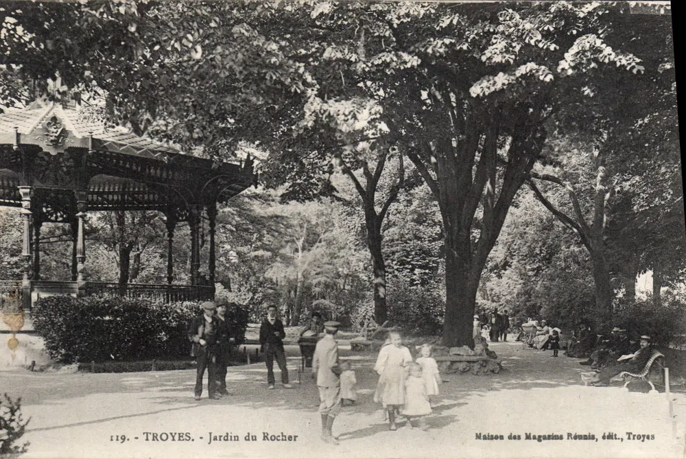 Troyes - Ogród Rocher — Maison des Magasins Rénnis, wyd., Troyes - Awers