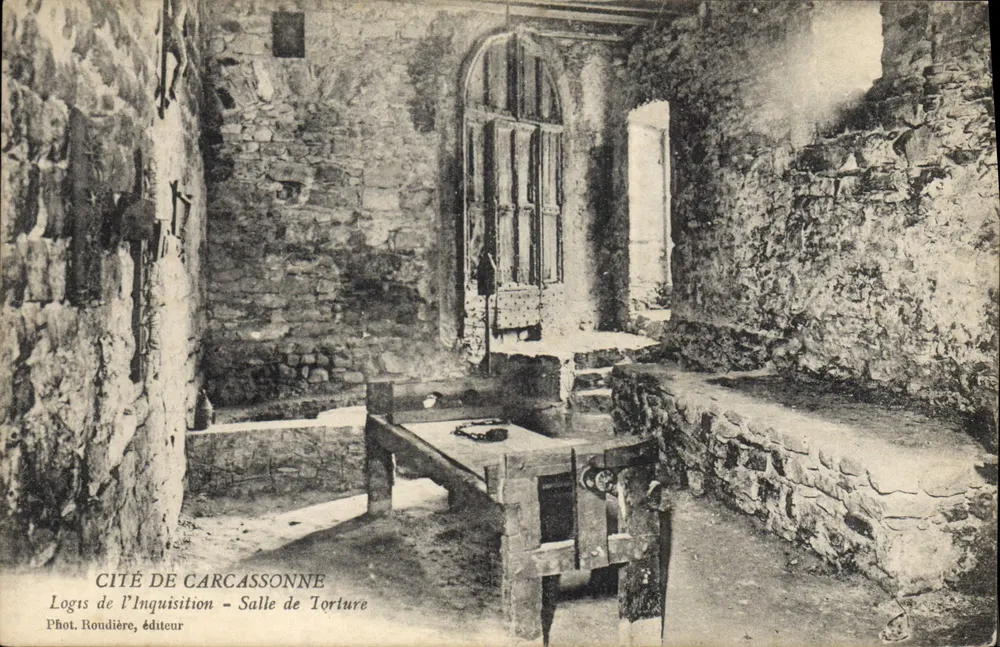 Cité de Carcassonne — Logis de l'Inquisition - Salle de Torture — Phot. Roudière, éditeur - Recto