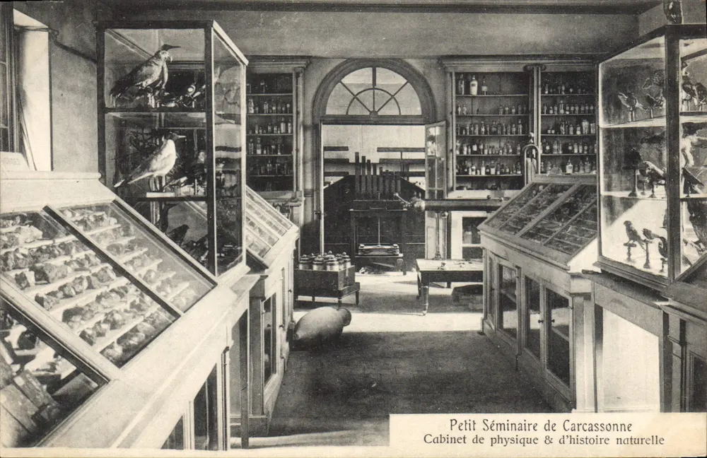 Cabinet de física e de história natural — Petit Séminaire de Carcassonne - Frente
