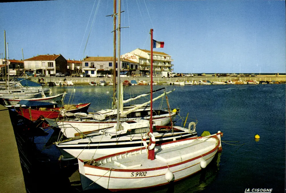 Porto de La Cigogne — vista do porto com barcos — Edições LA CIGOGNE - Frente