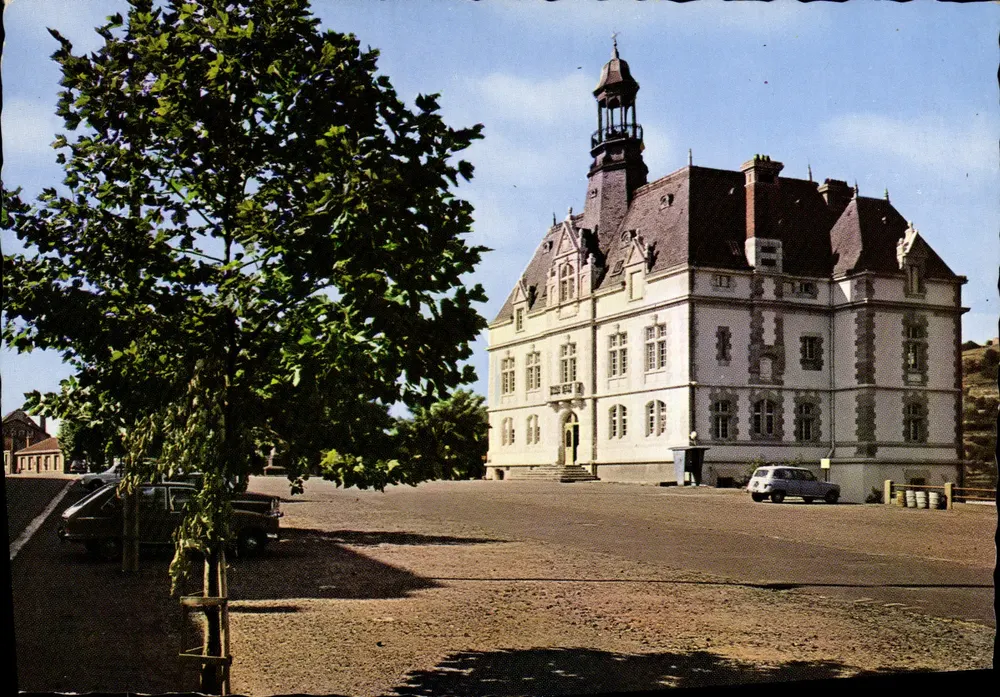 Decazeville (Aveyron) — L'hotel de ville — Editions Modernes ThéoJAC - Recto