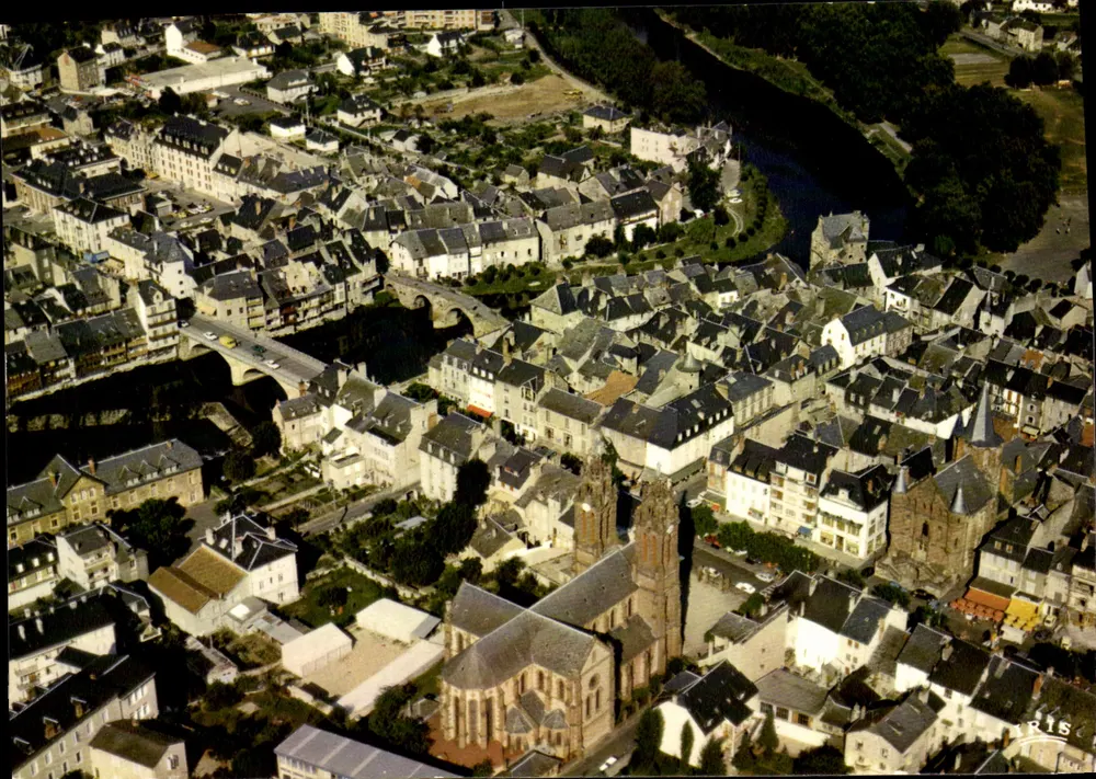 Espalion (Aveyron) — centro città — IRIS - Recto