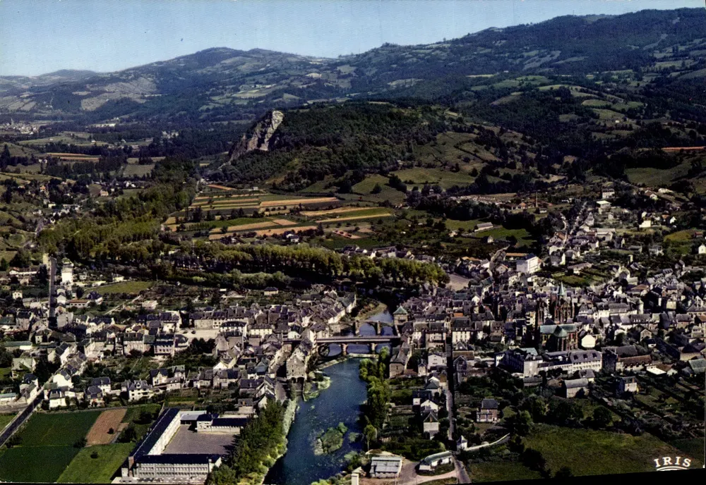 Espalion (Aveyron) — Vista geral aérea — IRIS - Frente