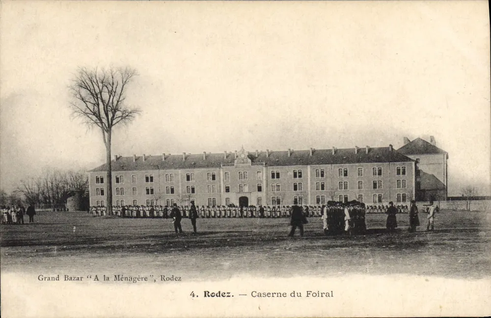 Caserne do Foiral — Rodez — Grand Bazar 'A la Ménagère' - Frente