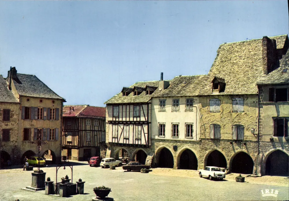 Sauveterre-en-Rouergue — Bastide Royale Ostseite — IRIS - Vorderseite