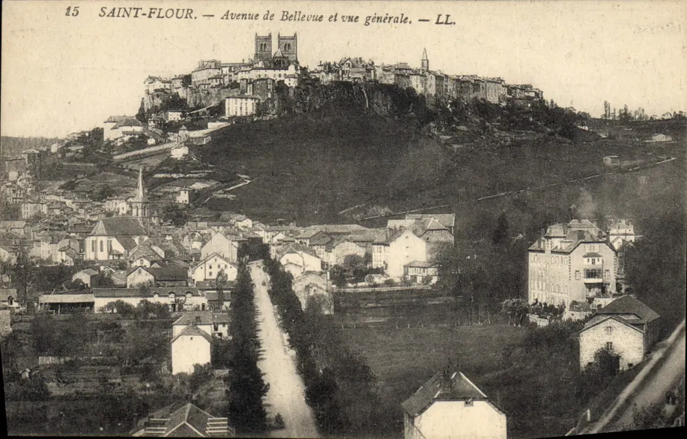 Saint-Flour — Avenue de Bellevue und allgemeiner Blick — LL. - Vorderseite