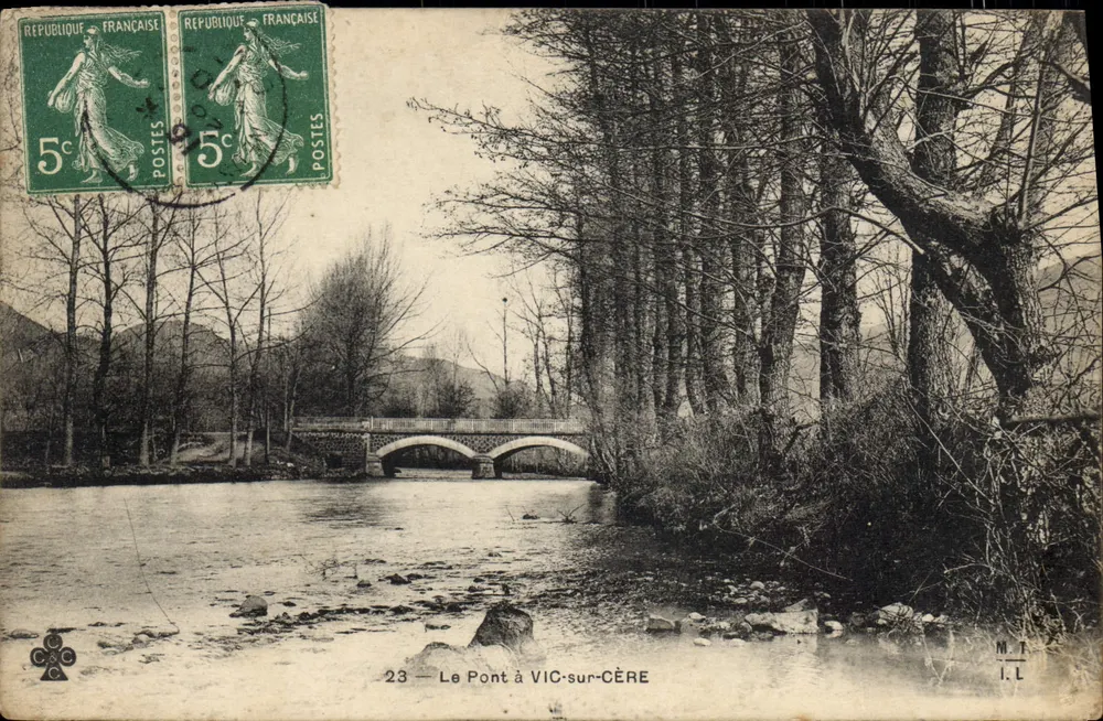 O Ponte em VIC-sur-CÈRE — vista do ponte sobre a Cère — M.T. I.L. - Frente