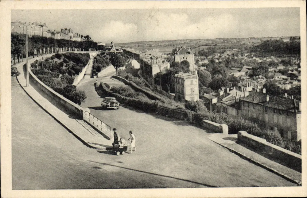 Die Mauern und die Stadt — Angoulême — C° des Arts Photomécaniques, n°16 - Vorderseite