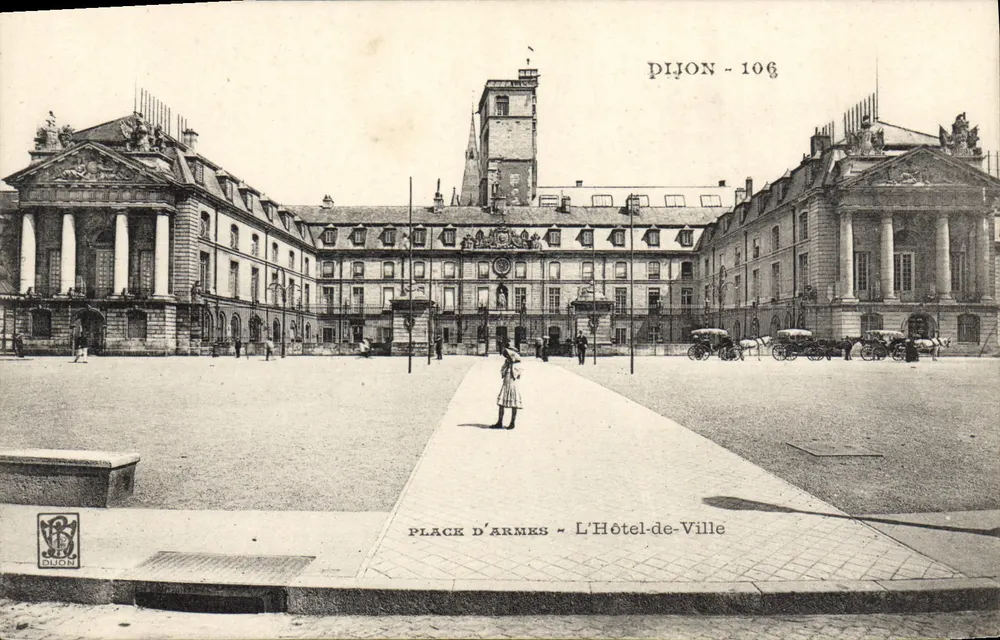 Praça das Armas - O Palácio de Justiça — Dijon - 106 - Frente
