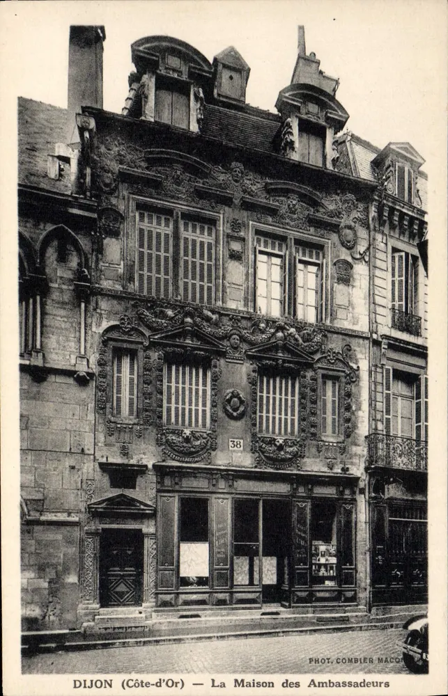 Dijon (Côte-d'Or) — A Casa dos Embaixadores — Fot. Combier Macop - Frente