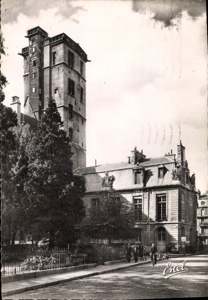 Palácio dos Duques da Borgonha — Torre da Terrasse — Editor Ériel, n° 606 - Frente