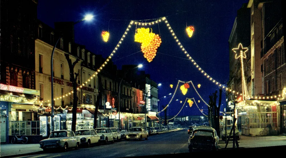 Dijon — Avenida Maréchal-Foch iluminada — Edições "La Cigogne" - Frente