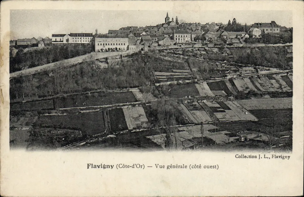 Flavigny (Côte-d'Or) — Vista geral (lado oeste) — Coleção J. L., Flavigny - Frente