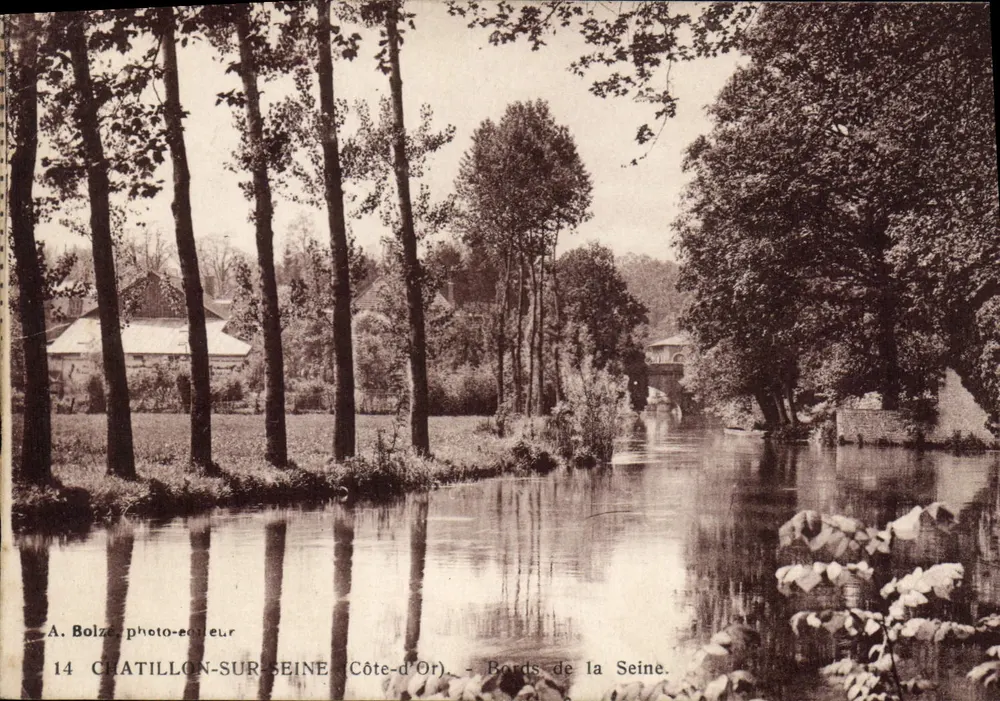 Chatillon-sur-Seine — Bordas do rio Sena — A. Bolzé, fotógrafo - Frente