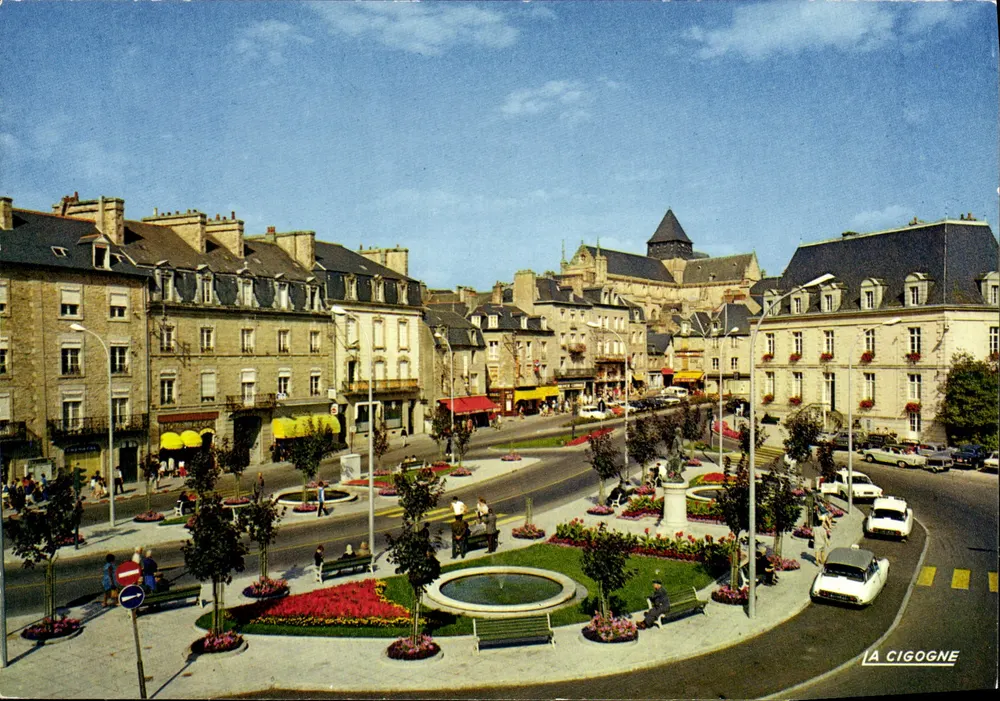 Dinan (Côtes-du-Nord) — A praça Duclos — Éditions La Cigogne - Frente