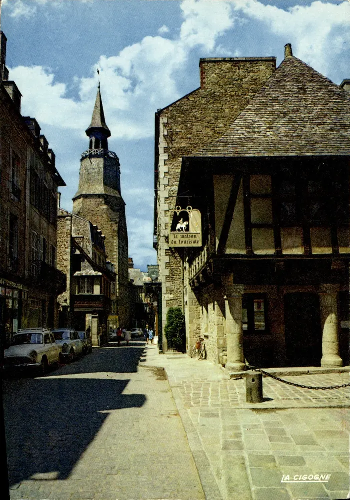 Dinan (Côtes-du-Nord) — Rue de l'Horloge e a torre da Horloge — Edições La Cigogne - Frente