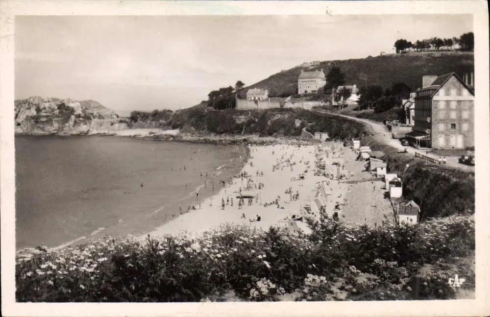 Praia de Trestignel — Perros-Guirec — editor CAF, n° (51) - Frente