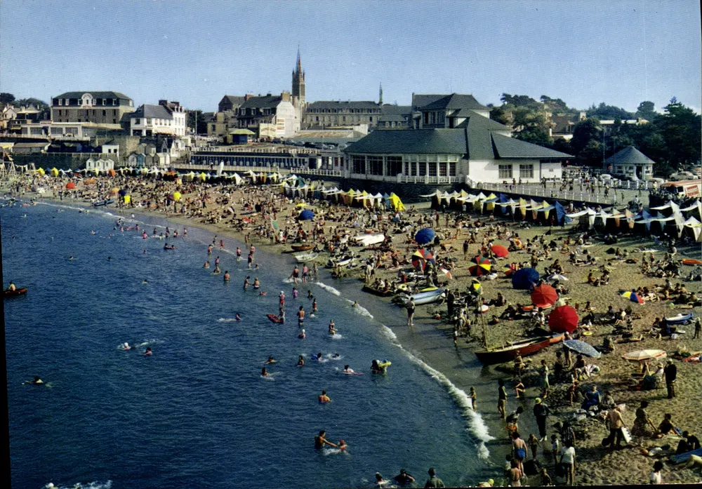 Saint-Quay-Portrieux - Die Große Strandpromenade - Das Casino — Lumicap - Vorderseite