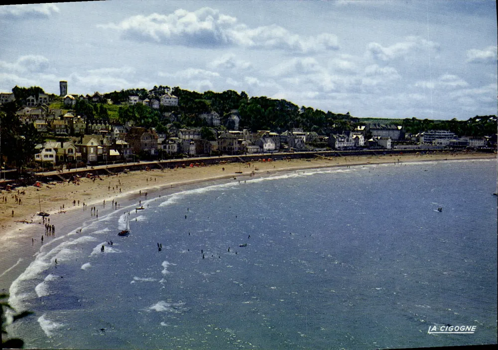 A praia — Le Val-André (Côtes-du-Nord) — La Cigogne - Frente