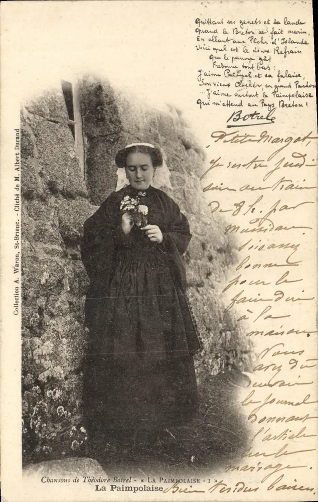 Mulher em vestido escuro segurando flores — Canções de Théodore Botrel — A Paimpolaise — Editor A. Waron, St-Brieuc - Frente