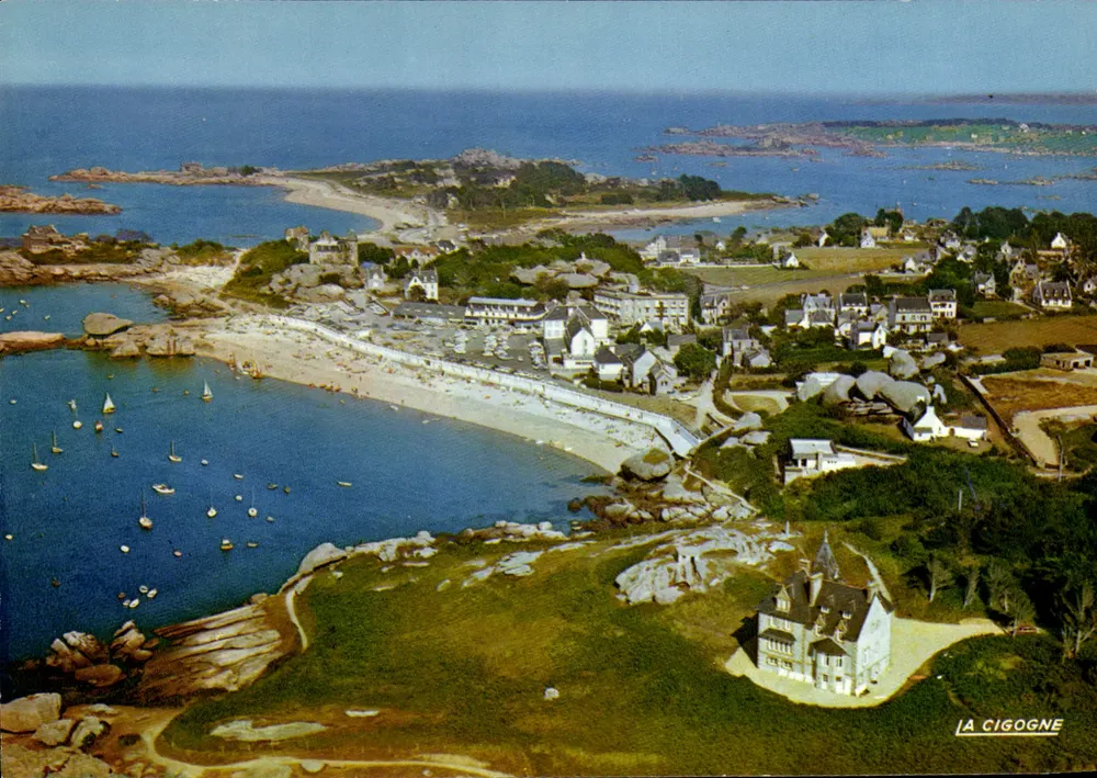 Trégastel i Ploumanach — widok z lotu ptaka — Wydawca: La Cigogne - Awers