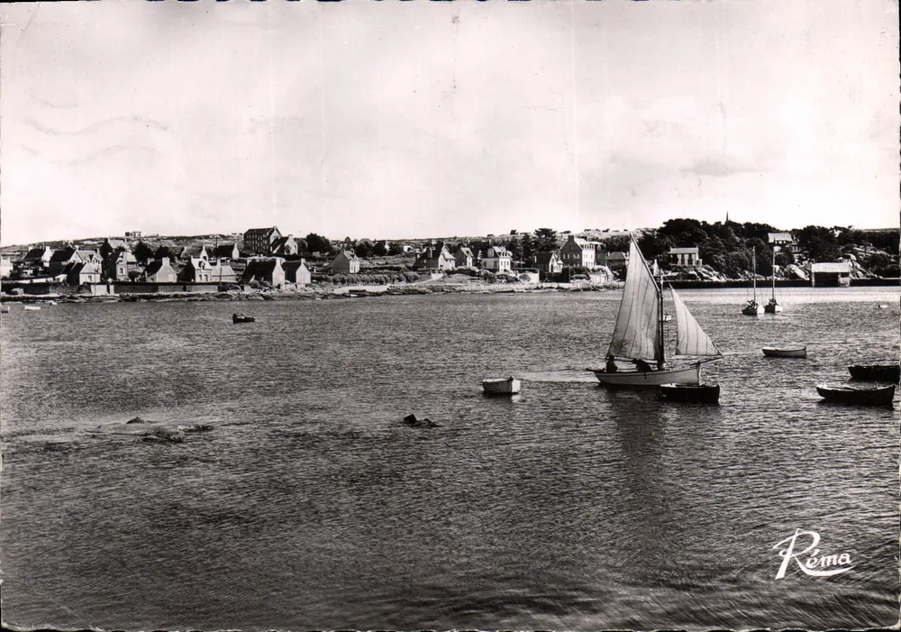 Port de Ploumauach — Vue du port avec voiliers — Réma - Recto