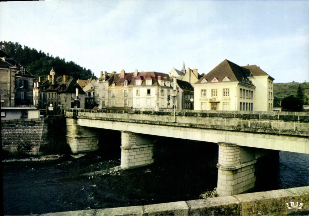 Aubusson (Creuse) — Capitala da Tapeçaria — O ponte sobre a Creuse — Edições Larrieu - Frente