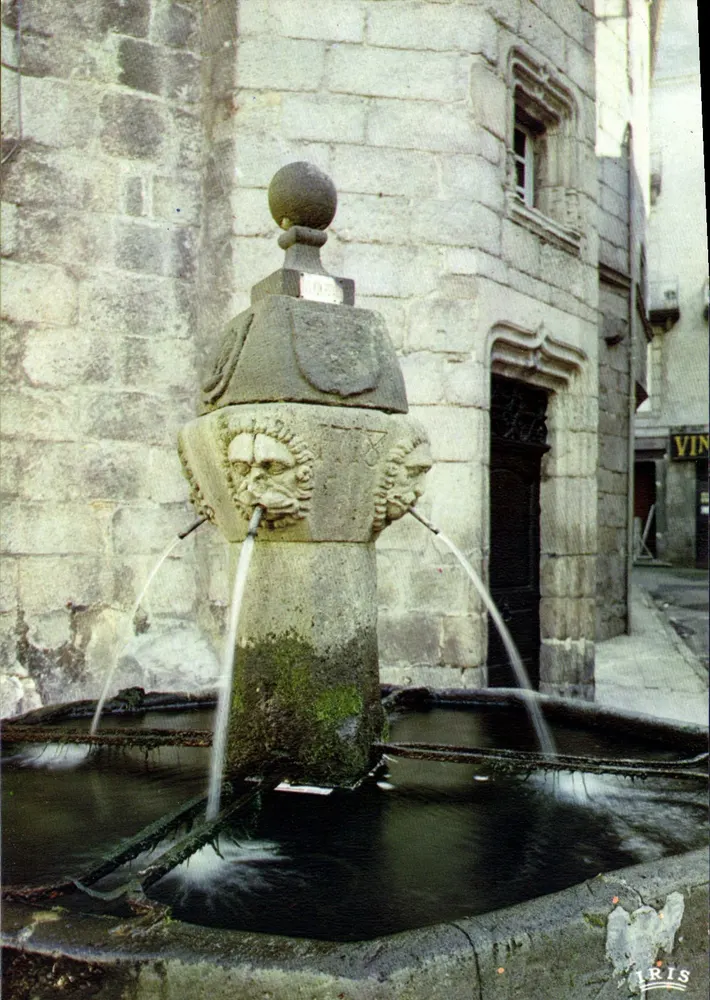 Aubusson (Creuse) — Die Fontaine — IRIS - Vorderseite