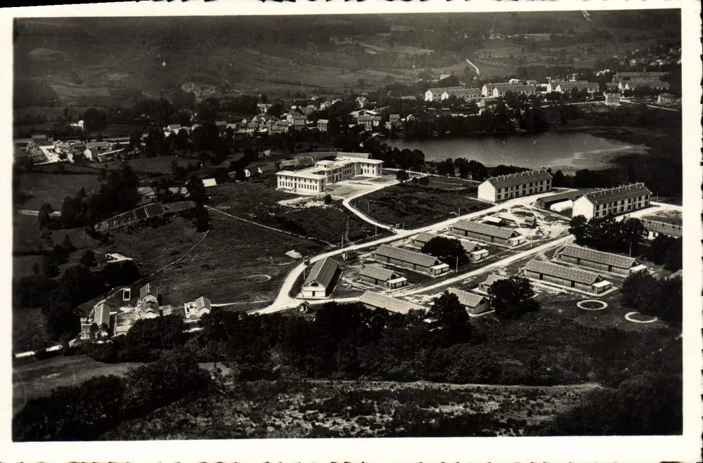 Camp de La Courtine — Luftbild — Édition de la Courtine - Vorderseite