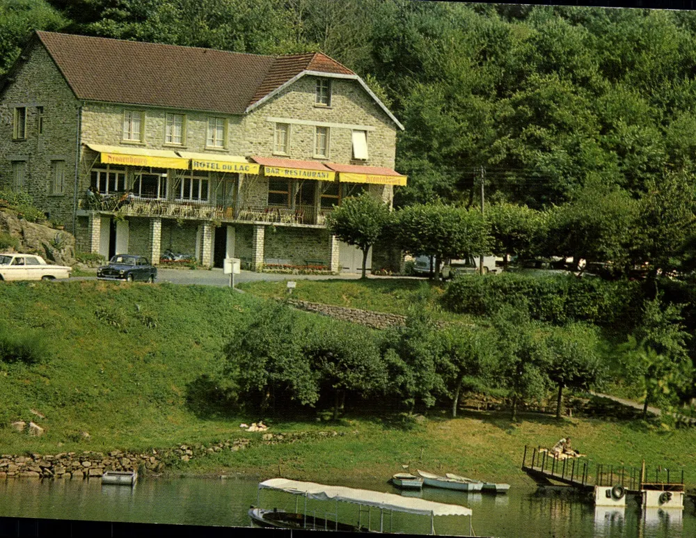 Hotel do Lago — Crozant — Vale da Creuse — Éditions Théolac - Frente