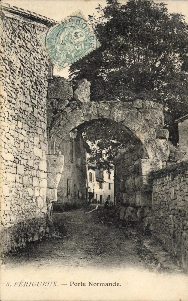 Périgueux — Porta Normanda — editor H. Locquemont, n°8 - Frente