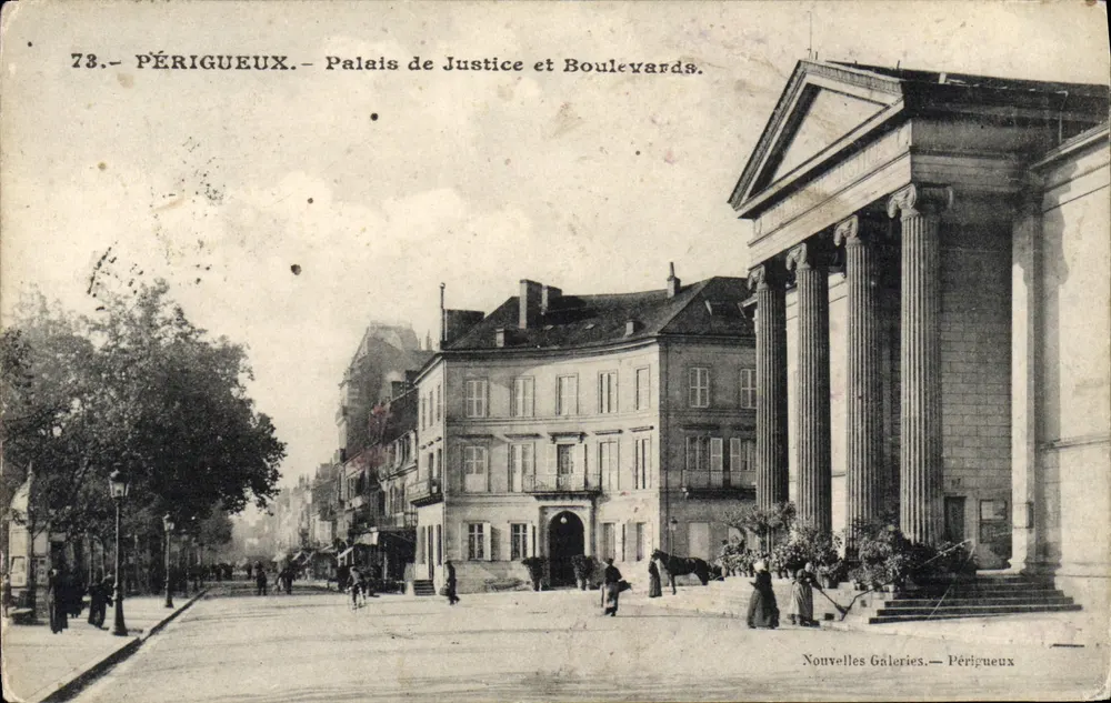 Périgueux — Palácio de Justiça e Boulevards — Novas Galerias - Frente