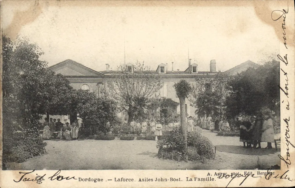 Laforce - Asiel John-Bost. De Familie. — A. Astruc, fot. Edit. Bergerac - Voorkant