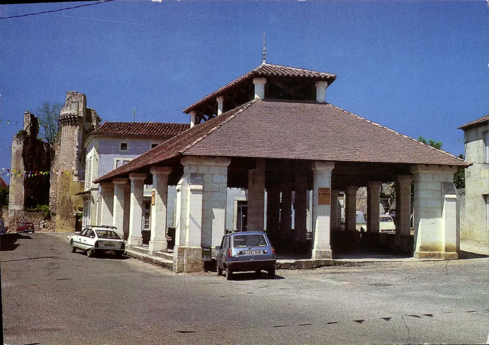 Villamblard im Périgord — Die Halle und ihr Schloss — Editions de Larrieu - Vorderseite