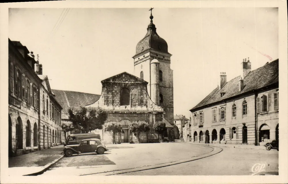 Pontarlier — Die Place und die Kirche St. Bénigne — Cap - Vorderseite