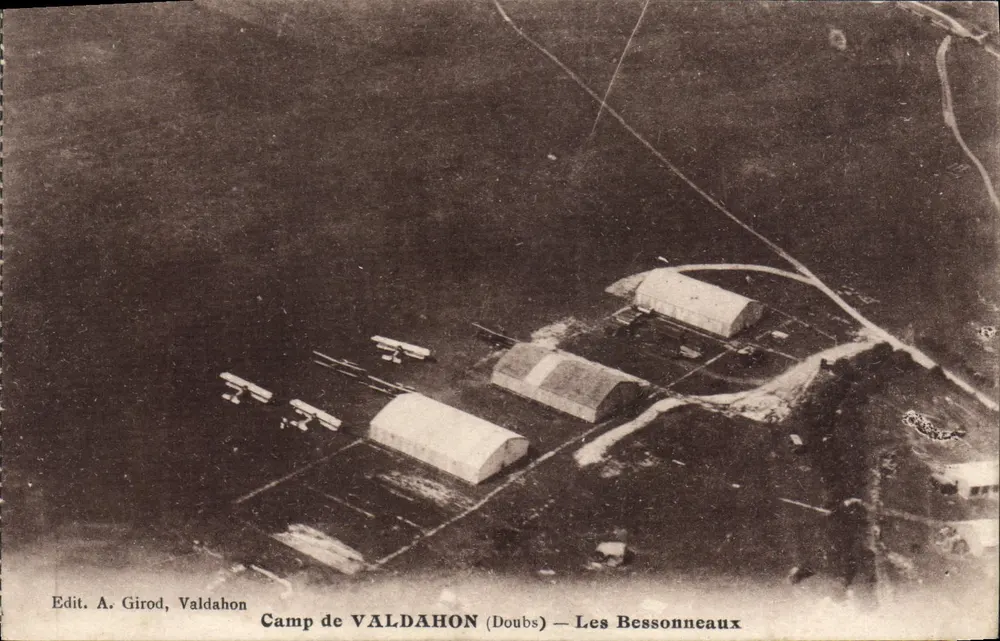 Campo de VALDAHON (Doubs) — Les Bessonneaux — Edit. A. Girod, Valdahon - Frente