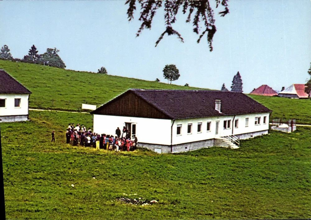 Centro de Férias P.E.P. — Les Fins, perto de Morteau (Doubs) — Elnacap - Frente