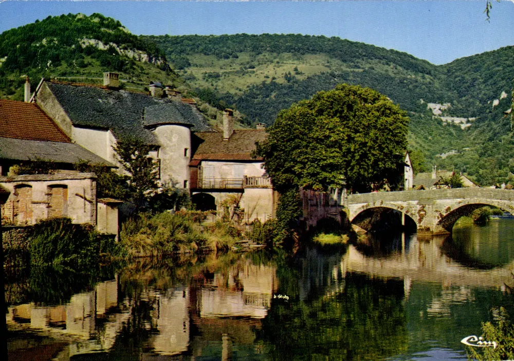 El viejo puente sobre la Loue — Vuillafans (Doubs) — Editor Combier - Anverso