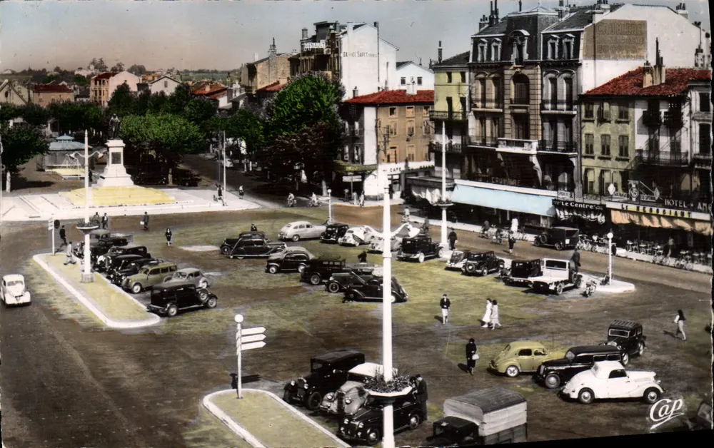 Place Madier-Montjau — Valence — editor Réal-Photo, n°20 - Frente
