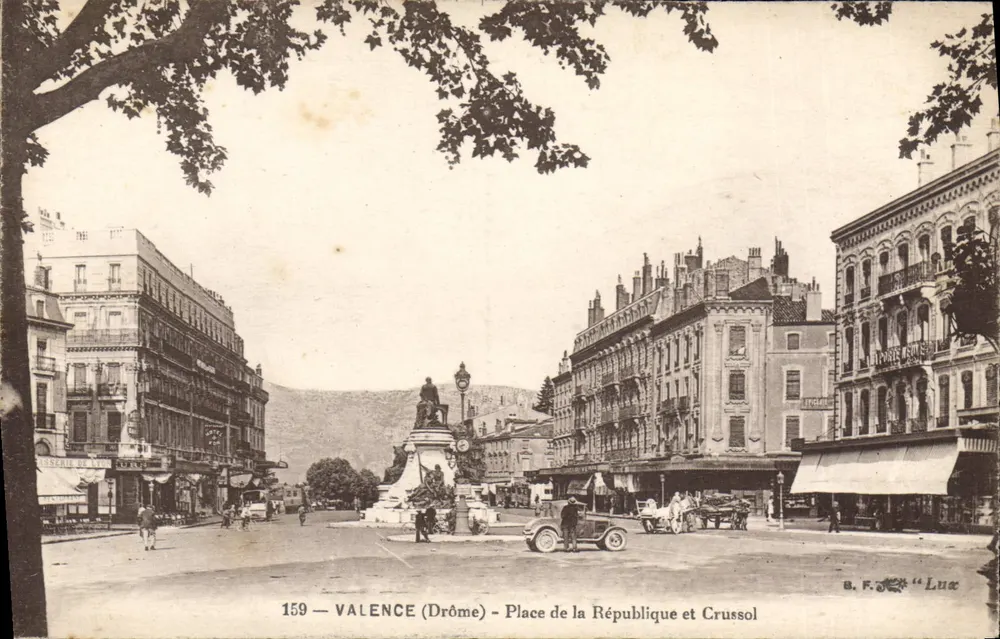 Valence (Drôme) — Praça da República e Crussol — B. F. « Lux » - Frente