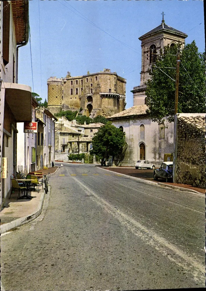 Suzes-la-Rousse (Drôme) — O castelo e a igreja — Éditions Naturelles, n° 26 SB 105 - Frente