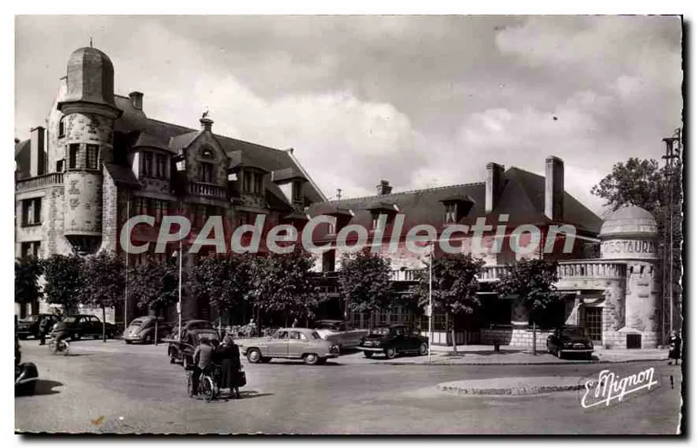 Praça de Évreux — Hotel de Strasbourg — Editor E. Mignon - Frente